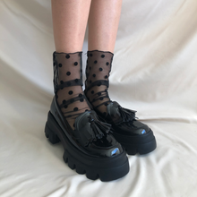 Cargar imagen en el visor de la galería, Mocasines con barbas charol