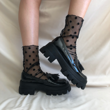 Cargar imagen en el visor de la galería, Mocasines con barbas charol