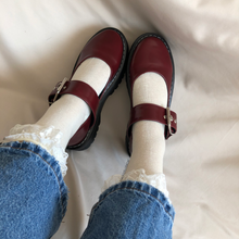 Cargar imagen en el visor de la galería, Zapatos Mary Jane tintos