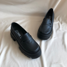 Cargar imagen en el visor de la galería, Mocasines antifaz negros