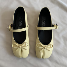 Cargar imagen en el visor de la galería, Ballerinas punta dividida con correa
