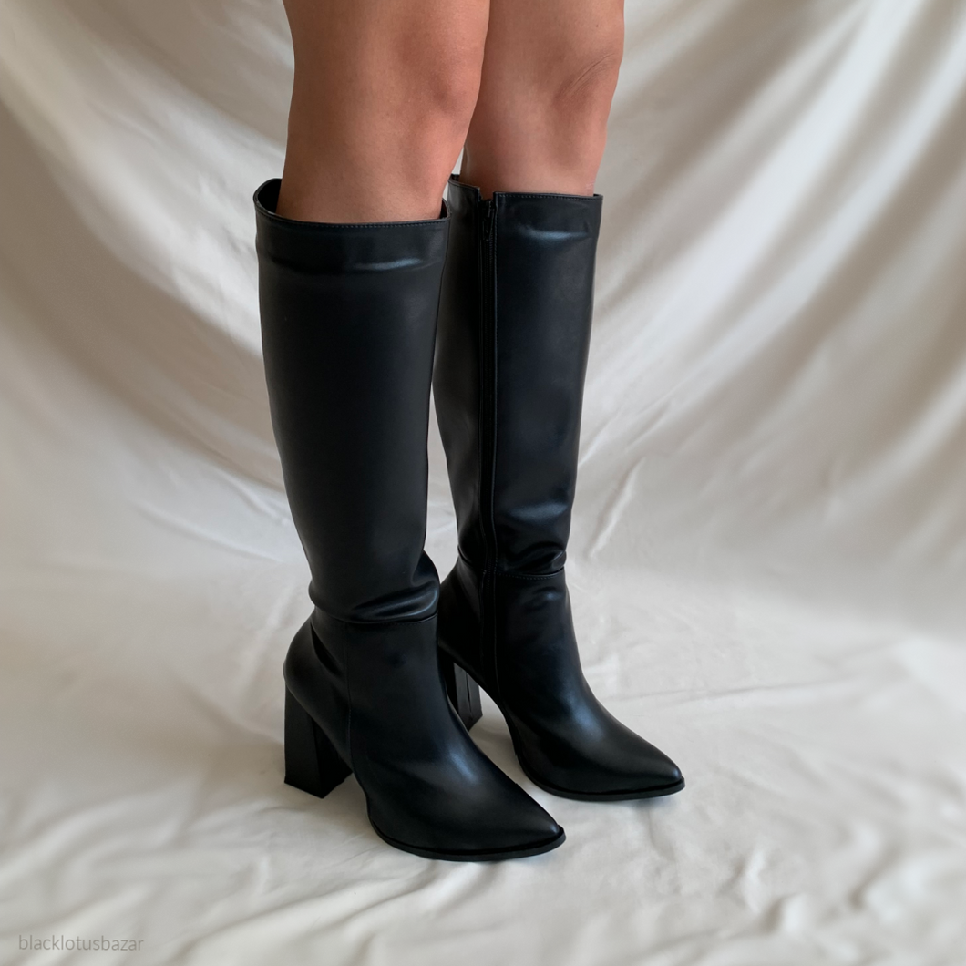 Bota alta negra