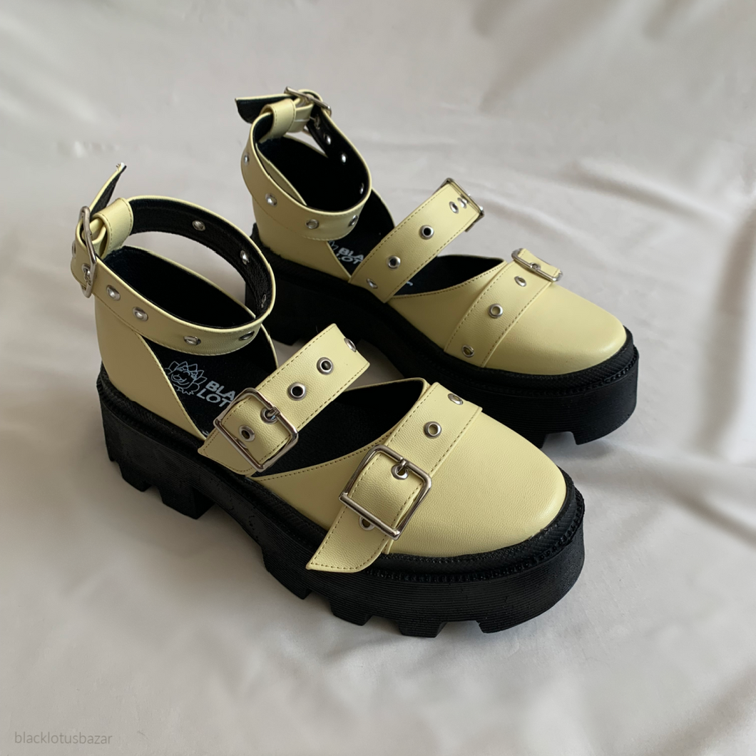 Zapatos de tres hebillas amarillos *edición especial*