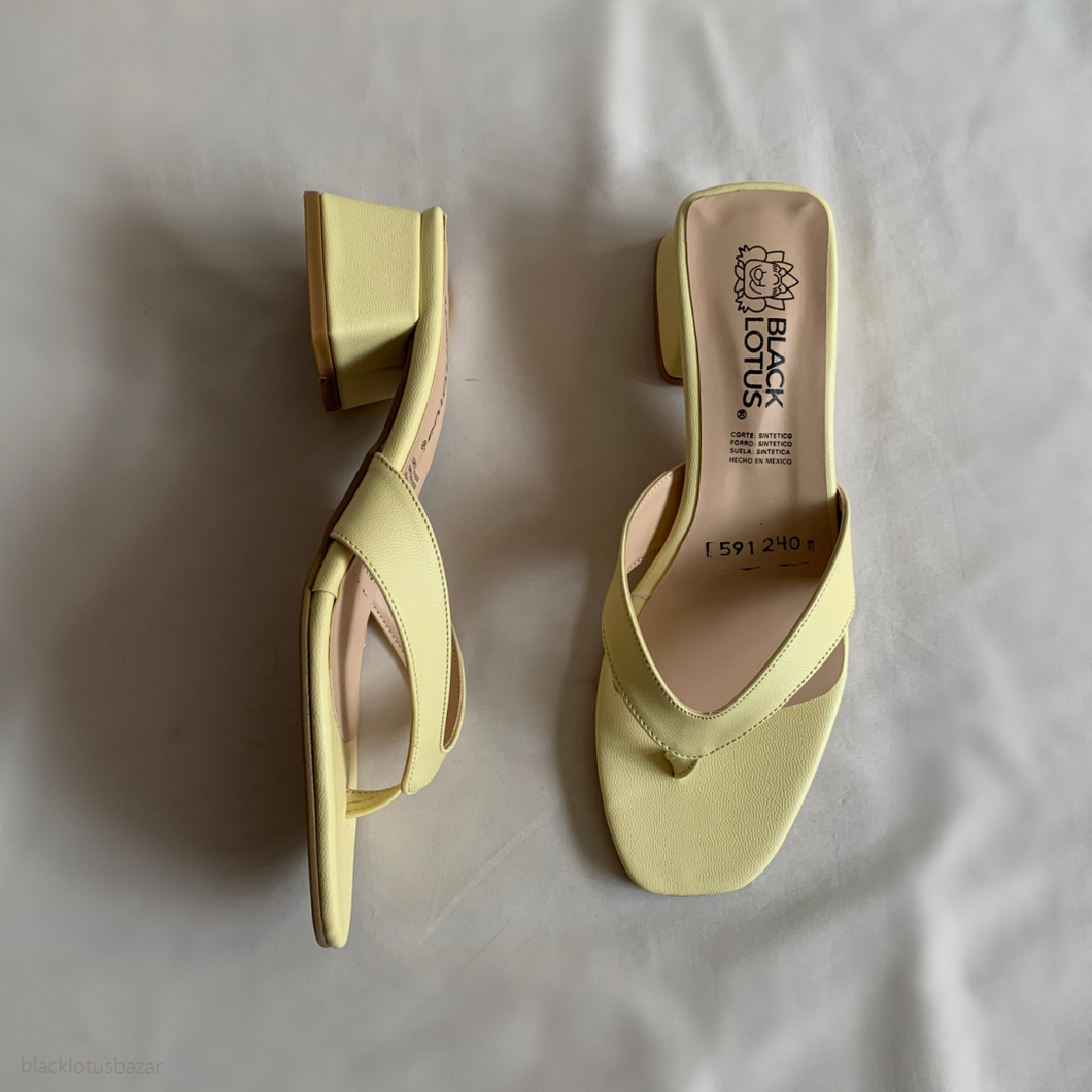 Sandalias amarillo de orcapoyo y tacón