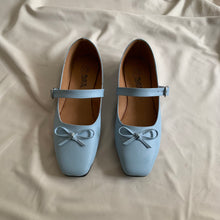Cargar imagen en el visor de la galería, *PAR ÚNICO* Ballerinas con moño baby blue talla 25
