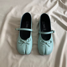 Cargar imagen en el visor de la galería, *PAR ÚNICO* Ballerinas azul aguamarina talla 26
