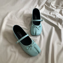 Cargar imagen en el visor de la galería, *PAR ÚNICO* Ballerinas azul aguamarina talla 26
