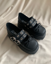 Cargar imagen en el visor de la galería, Ballerinas maxi con moño y ojillos
