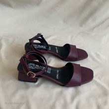 Cargar imagen en el visor de la galería, Sandalias borgoña de tacón
