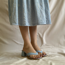 Cargar imagen en el visor de la galería, Sandalias orcapoyo baby blue
