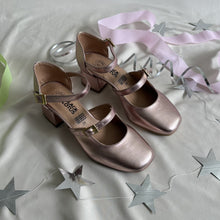 Cargar imagen en el visor de la galería, Mary janes oro rosa *Edición aniversario*
