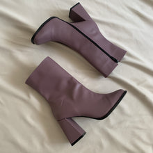 Cargar imagen en el visor de la galería, Bota violeta
