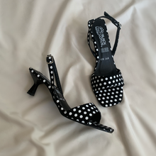 Cargar imagen en el visor de la galería, Sandalias kitten polka con correa
