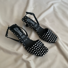 Cargar imagen en el visor de la galería, Sandalias kitten polka con correa
