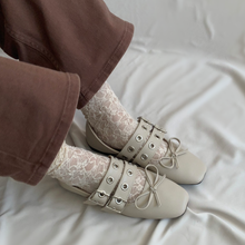 Cargar imagen en el visor de la galería, Ballerinas correas con moño
