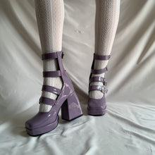 Cargar imagen en el visor de la galería, Zapatos gladiador violeta charol *Edición limitada*
