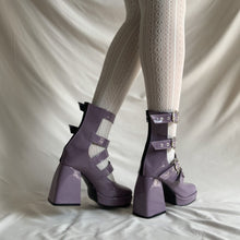 Cargar imagen en el visor de la galería, Zapatos gladiador violeta charol *Edición limitada*
