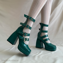 Cargar imagen en el visor de la galería, Zapatos gladiador verde charol *edición limitada*
