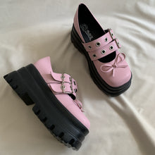 Cargar imagen en el visor de la galería, Ballerinas maxi ojillos *Edición San Valentin*
