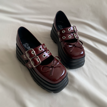 Cargar imagen en el visor de la galería, Ballerinas maxi ojillos *Edición San Valentin*
