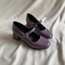 Cargar imagen en el visor de la galería, Mary janes violeta charol *edición limitada*
