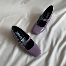 Cargar imagen en el visor de la galería, Mary janes violeta charol *edición limitada*

