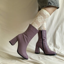 Cargar imagen en el visor de la galería, Bota violeta
