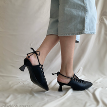 Cargar imagen en el visor de la galería, Tacones kitten con cintas
