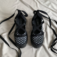 Cargar imagen en el visor de la galería, Zapatos con cintas *Edición aniversario polka*
