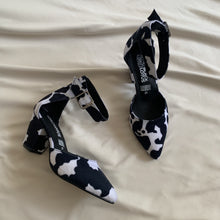 Cargar imagen en el visor de la galería, Zapatillas en punta vaquita
